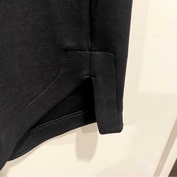 Luxe Scuba Black Tee - Size XL - Picture 7 of 9